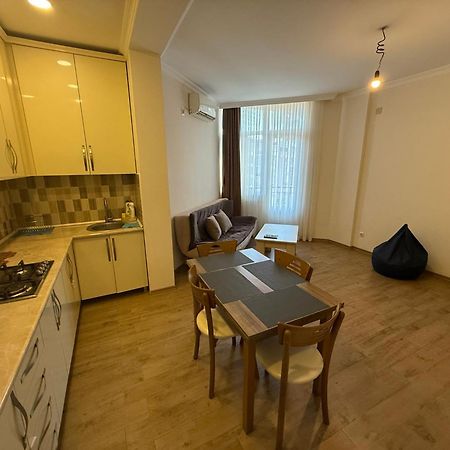 Apartment On Melikishvili 51 บาทูมิ ภายนอก รูปภาพ