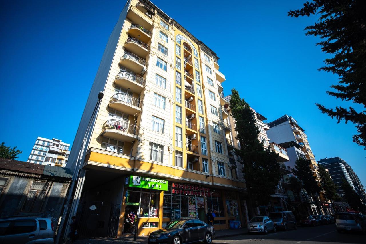 Apartment On Melikishvili 51 บาทูมิ ภายนอก รูปภาพ
