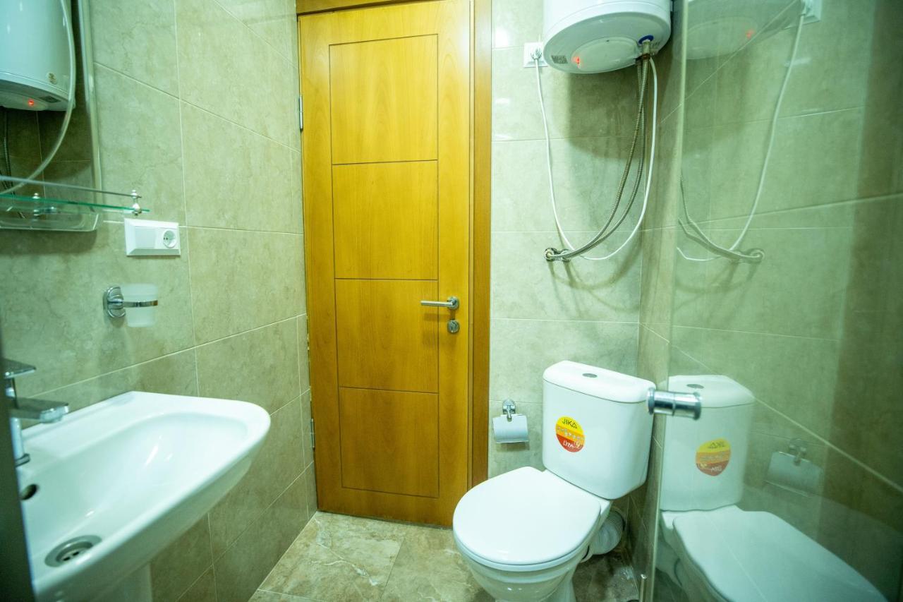 Apartment On Melikishvili 51 บาทูมิ ภายนอก รูปภาพ