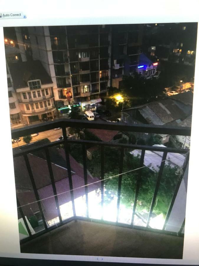 Apartment On Melikishvili 51 บาทูมิ ภายนอก รูปภาพ