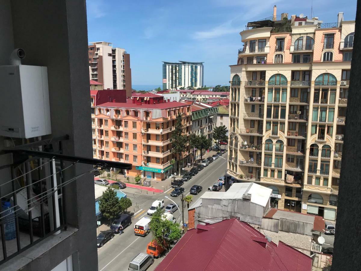 Apartment On Melikishvili 51 บาทูมิ ภายนอก รูปภาพ